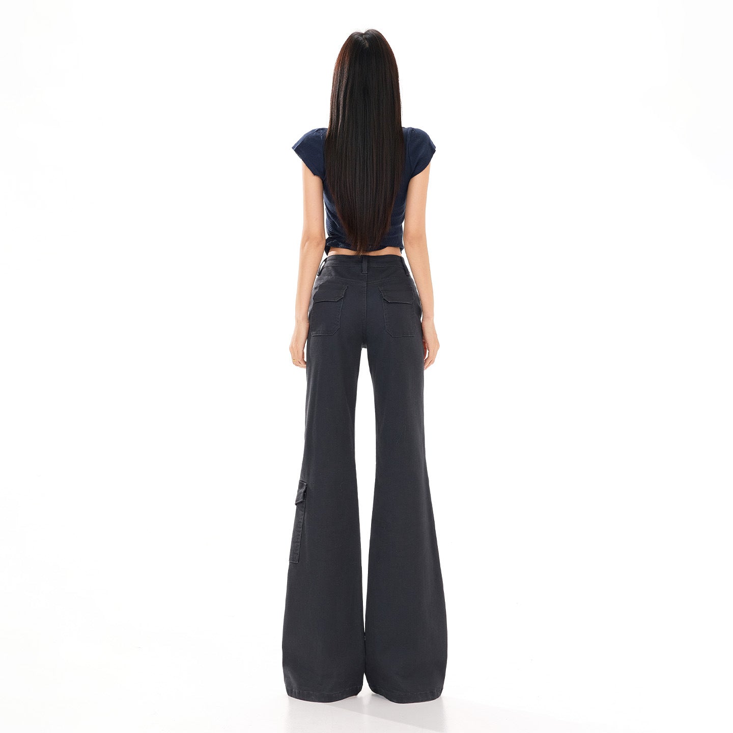 Slim-fit, elongated, floor-length jeans